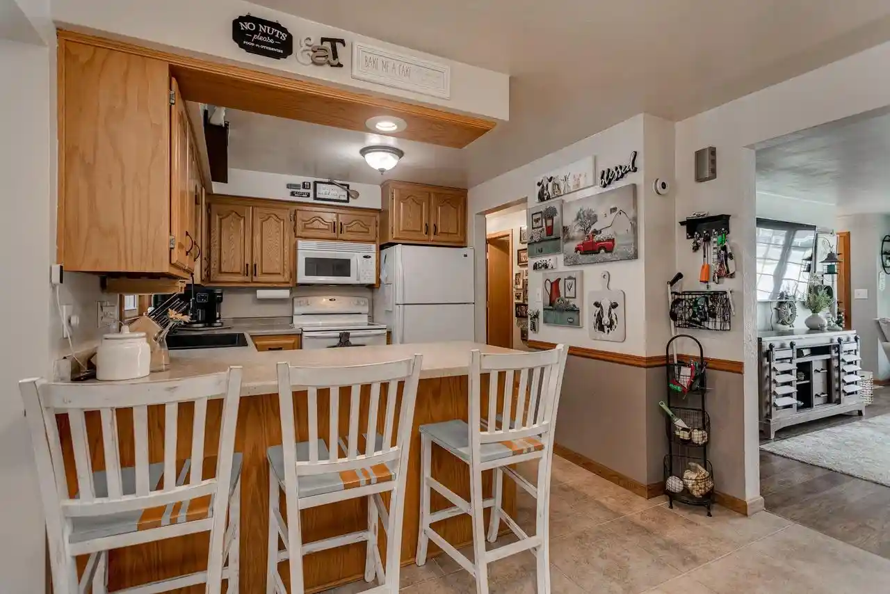 Photo 3 of Single family home for sale at 2112 S Oneida Street Street, Green Bay, WI 54304 | MLS# 50328551 | Listing updated on 2026-08-30