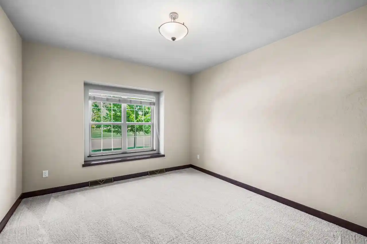 4th image of 1270 Cameron Circle Circle, Neenah, WI 54956 | MLS# 50328553