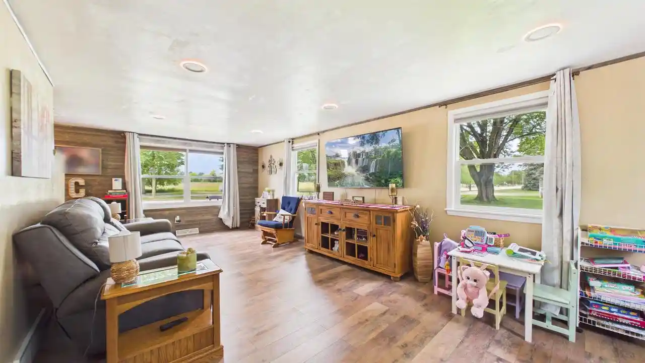 Photo 2 of Single family home for sale at 4020 N Ballard Road Road, Appleton, WI 54913 | MLS# 50328557 | Listing updated on 2026-09-14