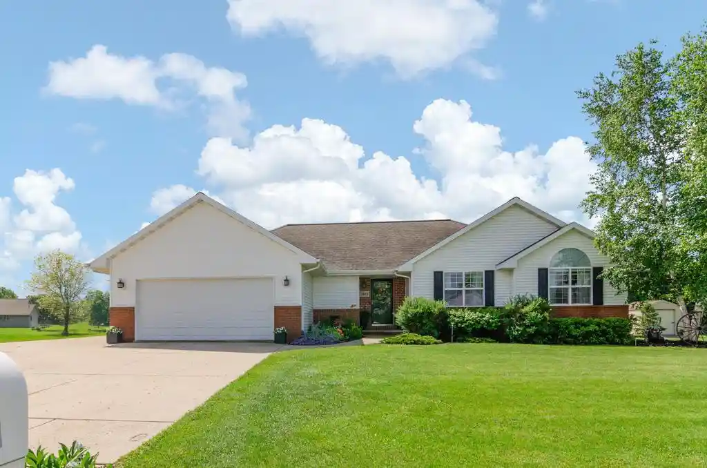 1st image of 1843 Misty Moon Way Way, De Pere, WI 54115 | MLS# 50328547