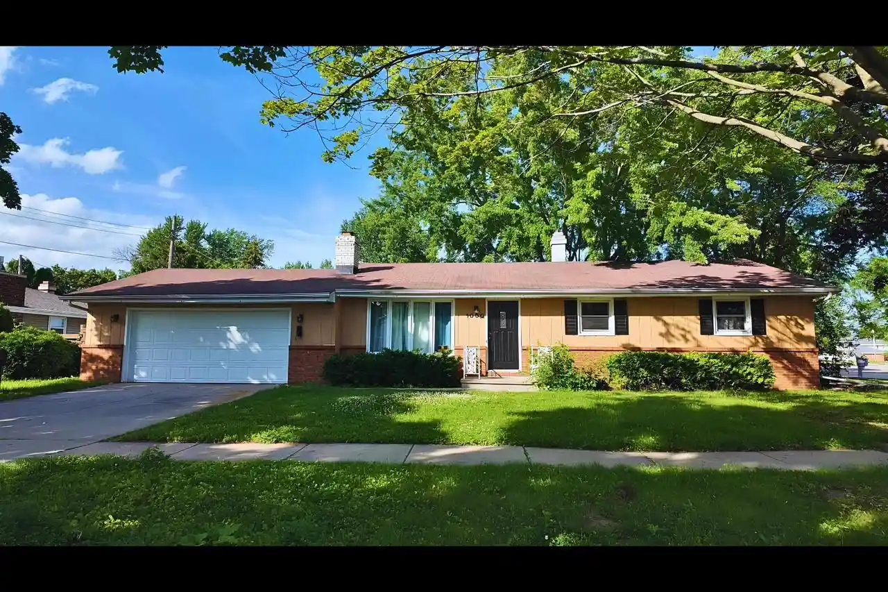 Photo 1 of Single family home for sale at 1000 W Browning Street Street, Appleton, WI 54914 | MLS# 50328546 | Listing updated on 2026-09-14