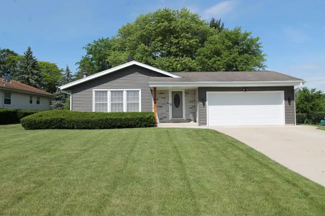 1st image of 7985 59th Street Street, Franklin, WI 53132 | MLS# 1970271