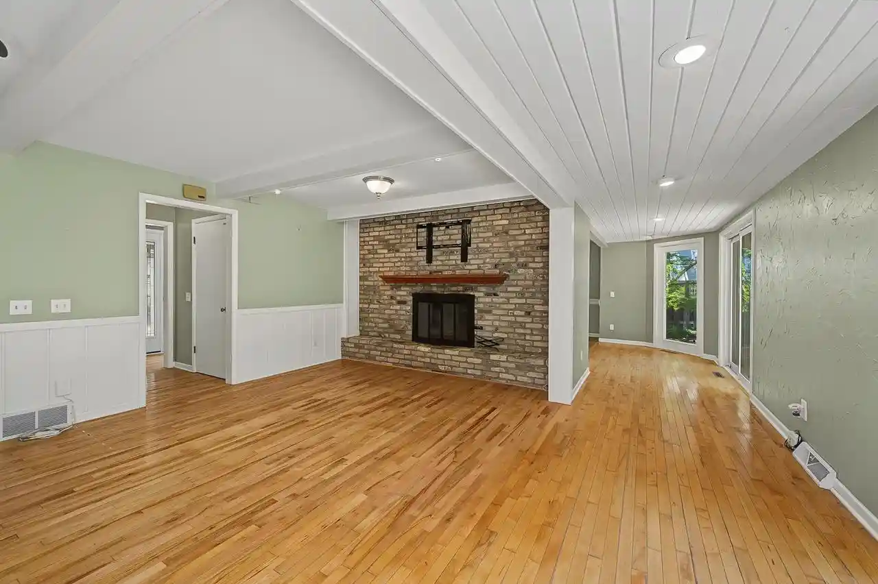 4th image of 101 Carillon Dr Dr, Madison, WI 53705 | MLS# 2027392