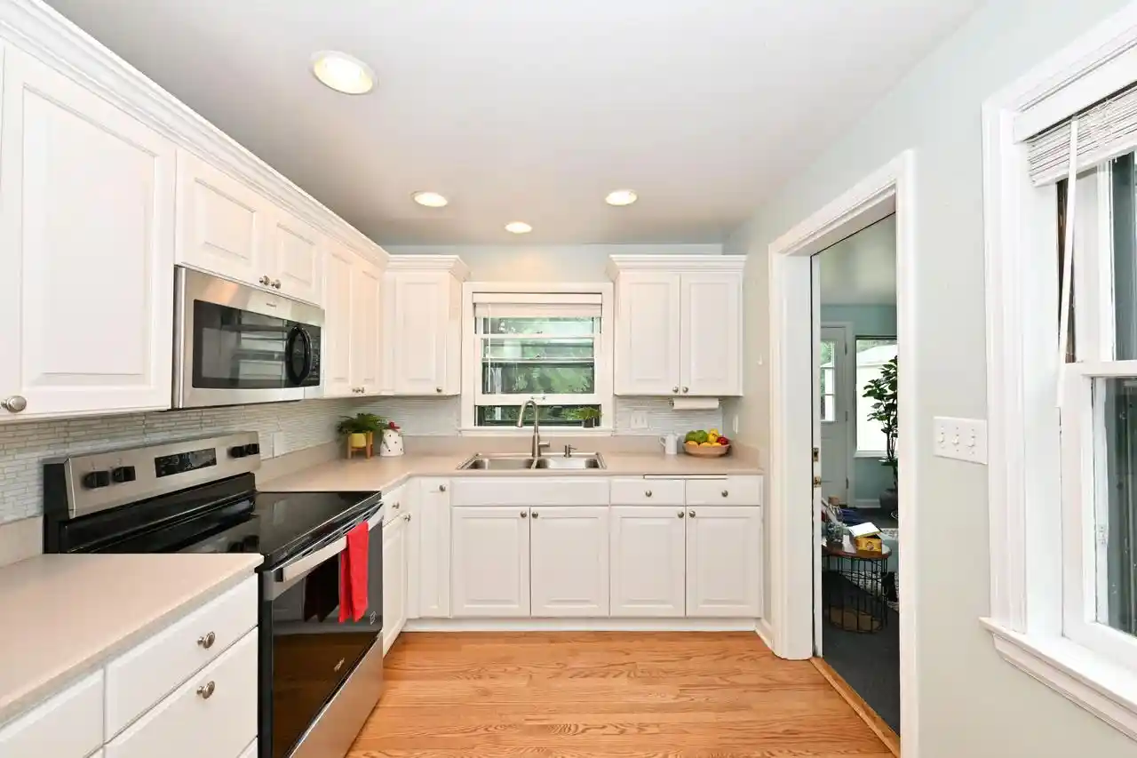 2nd image of 1933 W Donges Bay Road Road, Mequon, WI 53092 | MLS# 1970279