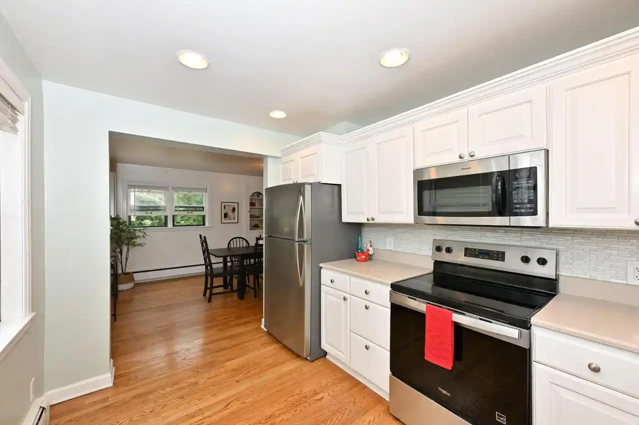 3rd image of 1933 W Donges Bay Road Road, Mequon, WI 53092 | MLS# 1970279