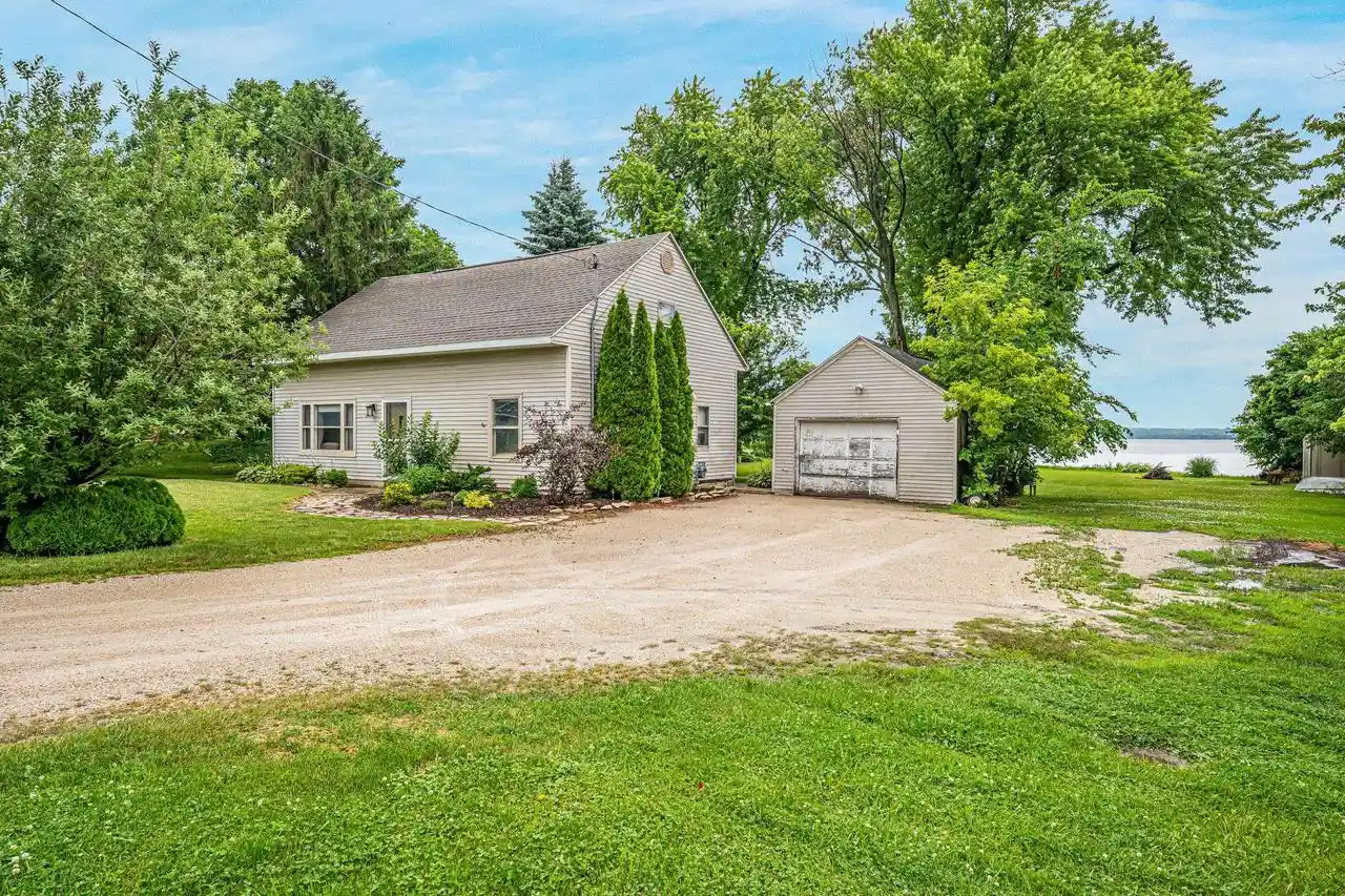 1st image of N7995 Lakeshore Dr Dr, Fond Du Lac, WI 54937 | MLS# 50328567