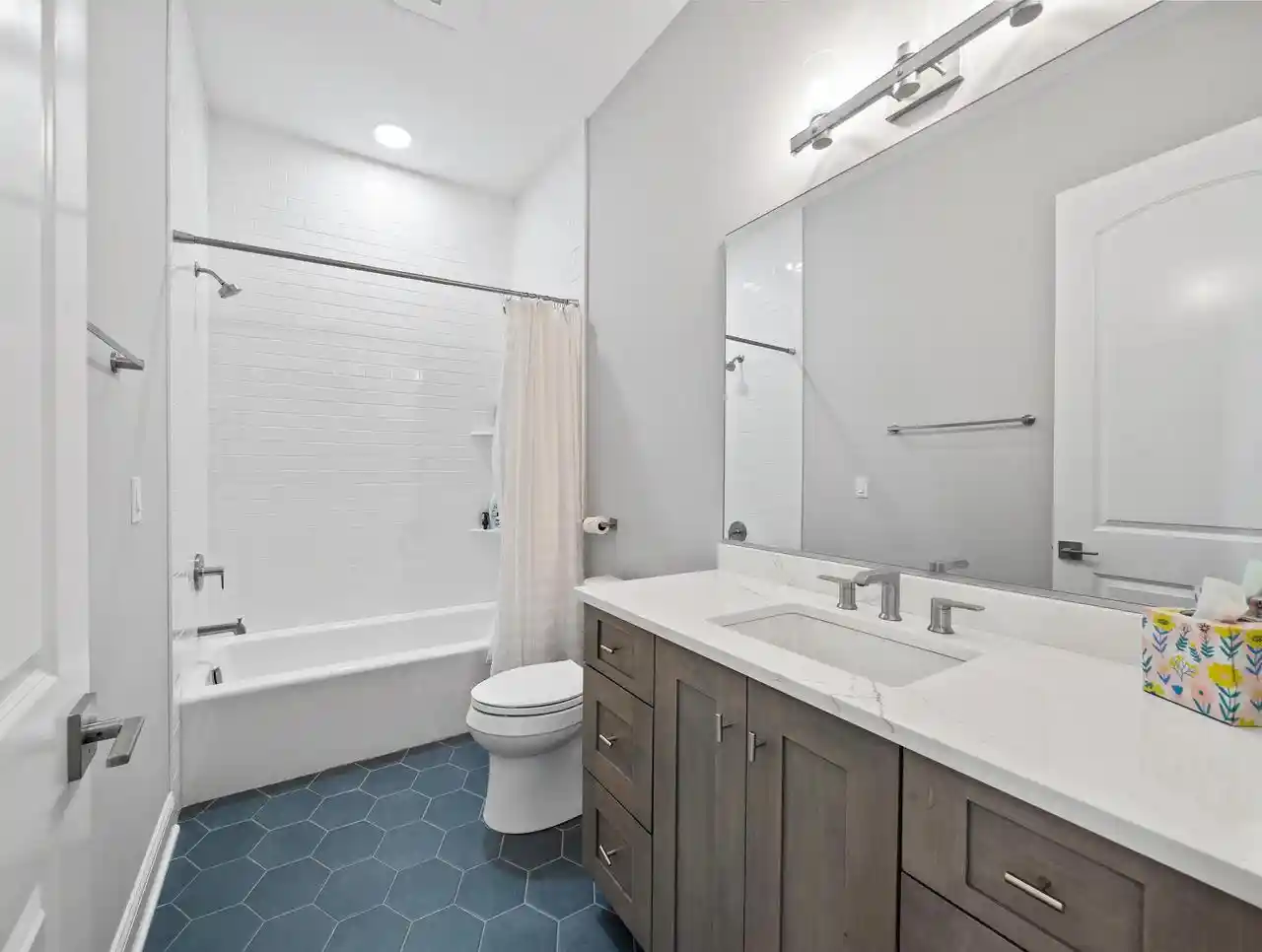 5th image of 1610 Fairway Ct Ct, Lake Geneva, WI 53147