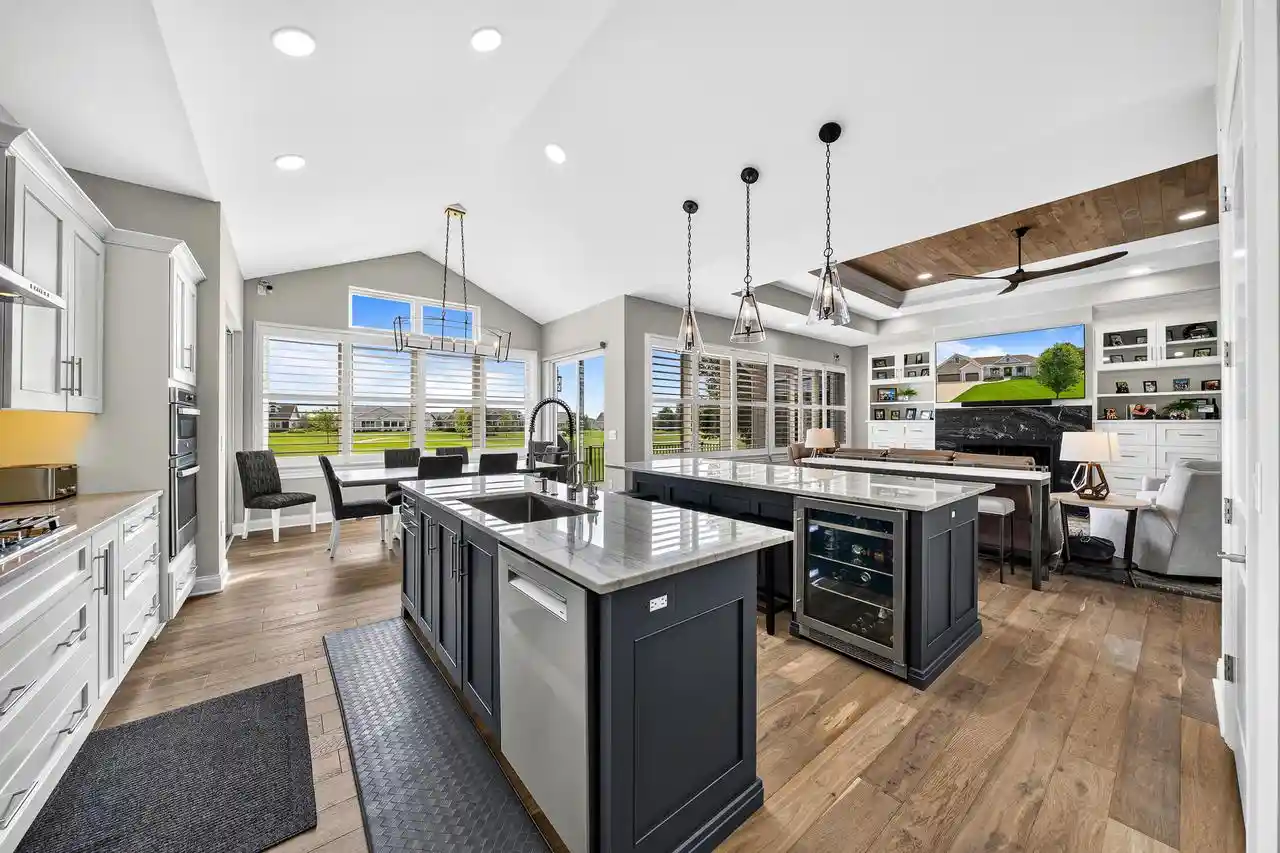 2nd image of 1610 Fairway Ct Ct, Lake Geneva, WI 53147