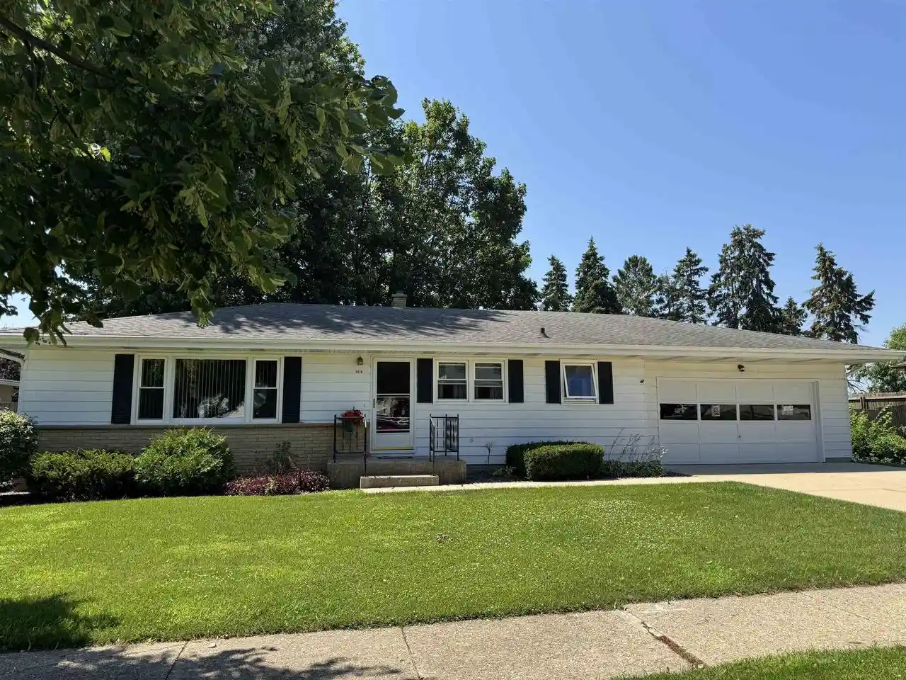 1st image of 2219 Mineral Point Avenue Avenue, Janesville, WI 53548 | MLS# 2027397