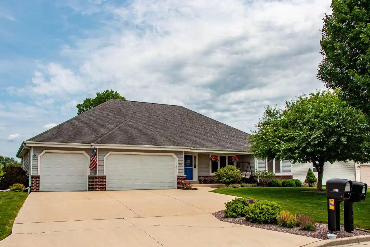 1st image of 8160 S Lakeview Dr Dr, Franklin, WI 53132 | MLS# 1970294
