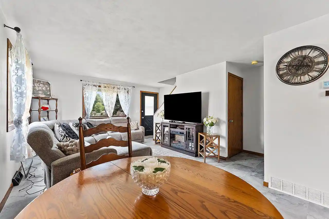 2nd image of 2529 Fond Du Lac Road Road, Oshkosh, WI 54902 | MLS# 50328578