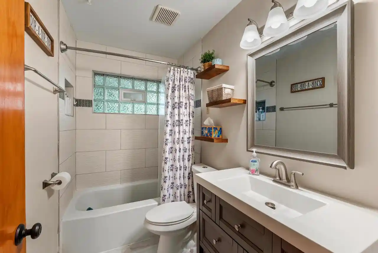 2nd image of 2945 Cottonwood Court Court, Brookfield, WI 53005 | MLS# 1970299