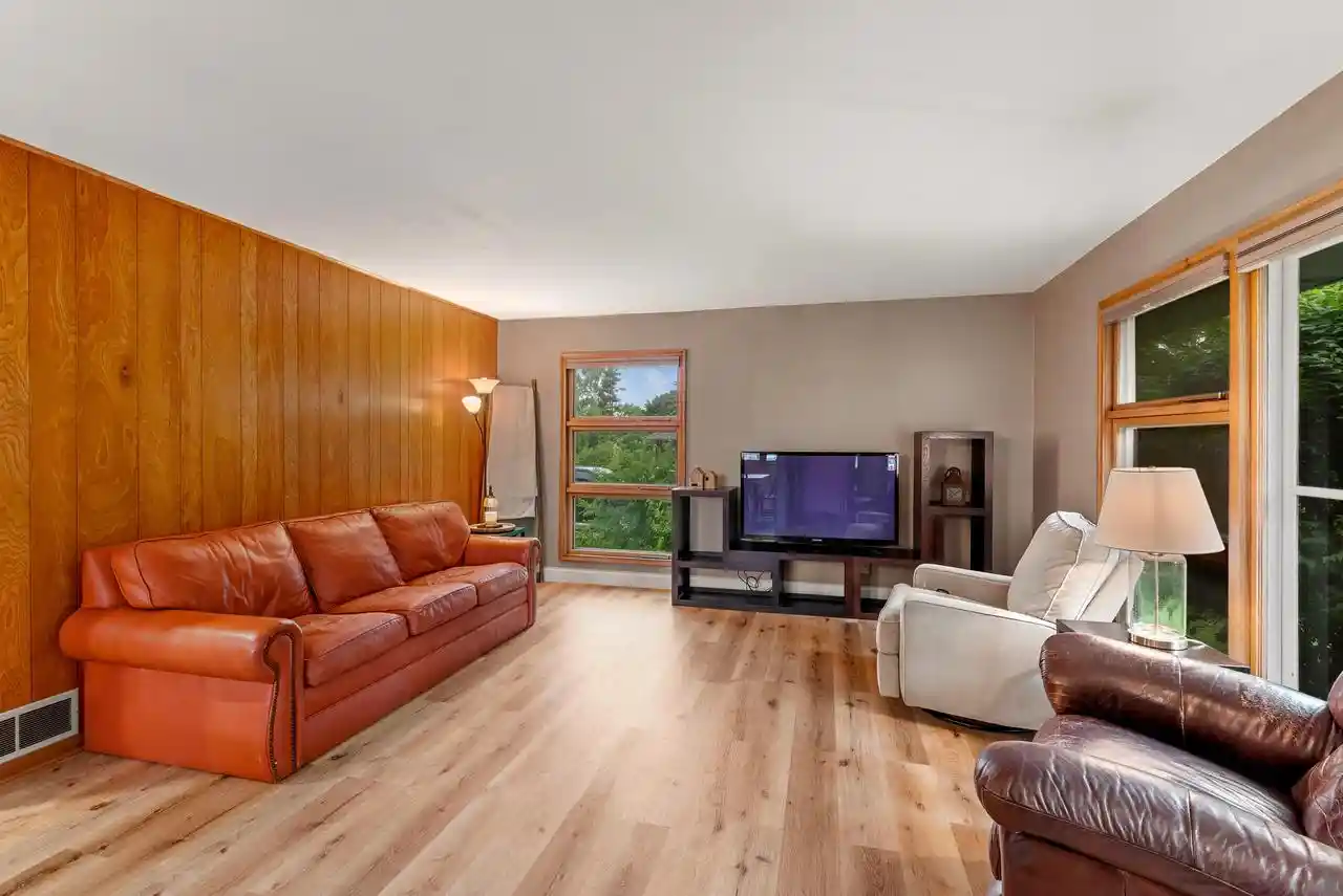 3rd image of 2945 Cottonwood Court Court, Brookfield, WI 53005 | MLS# 1970299