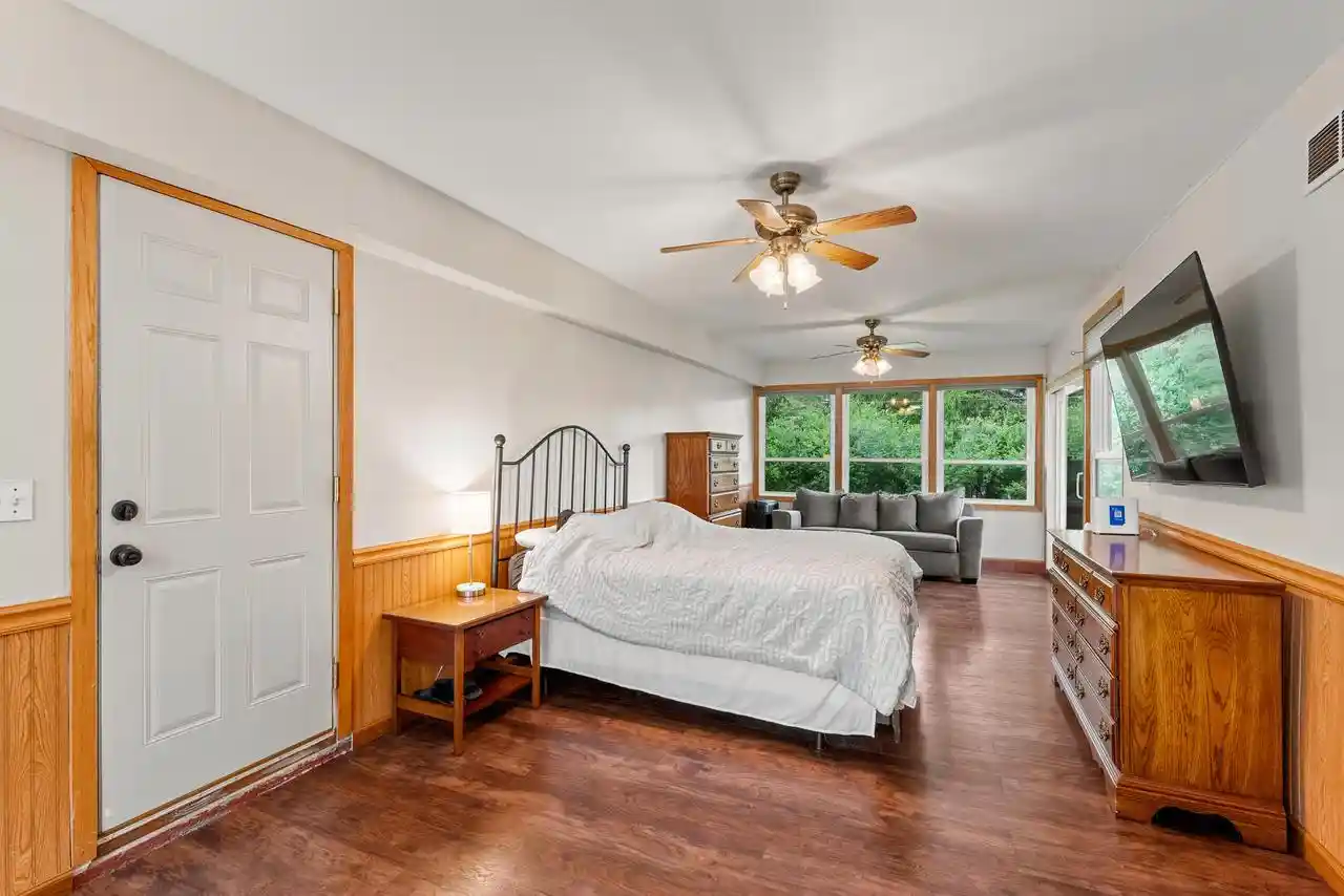 5th image of 2945 Cottonwood Court Court, Brookfield, WI 53005 | MLS# 1970299