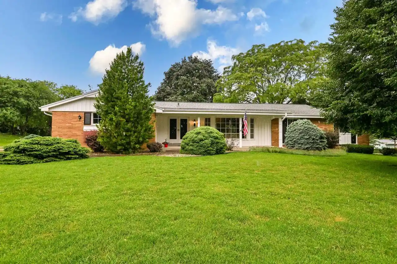 1st image of 4185 Imperial Dr Dr, Brookfield, WI 53045 | MLS# 1970303