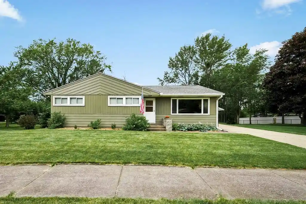 1st image of 1602 Drury Court Court, Eau Claire, WI 54703 | MLS# 1602937