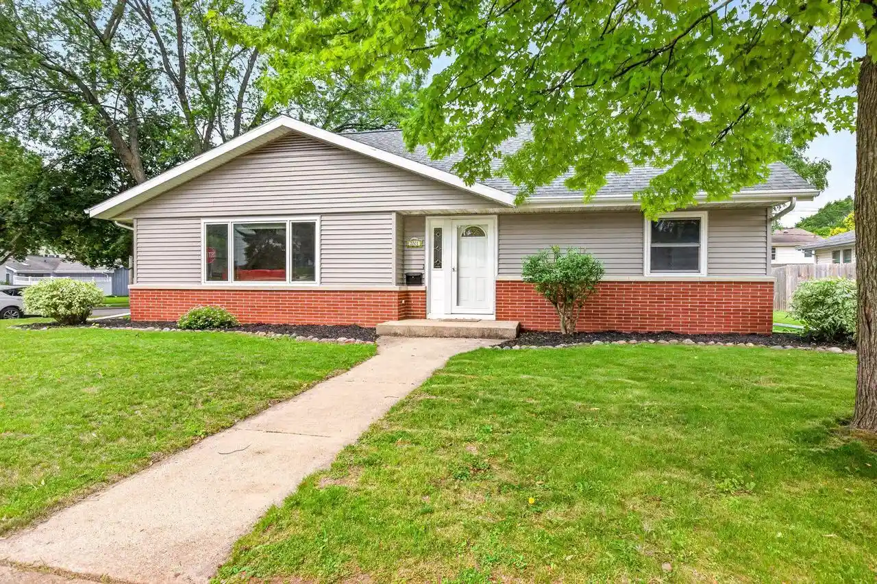 1st image of 2001 N Douglas Street Street, Appleton, WI 54914 | MLS# 50328599