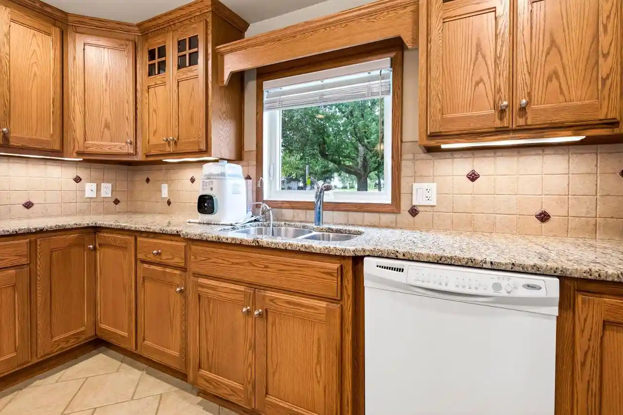 4th image of 2001 N Douglas Street Street, Appleton, WI 54914 | MLS# 50328599