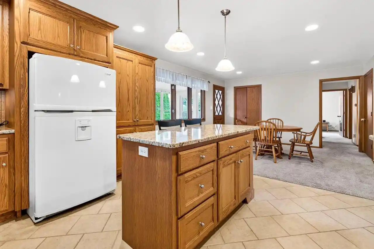 5th image of 2001 N Douglas Street Street, Appleton, WI 54914 | MLS# 50328599