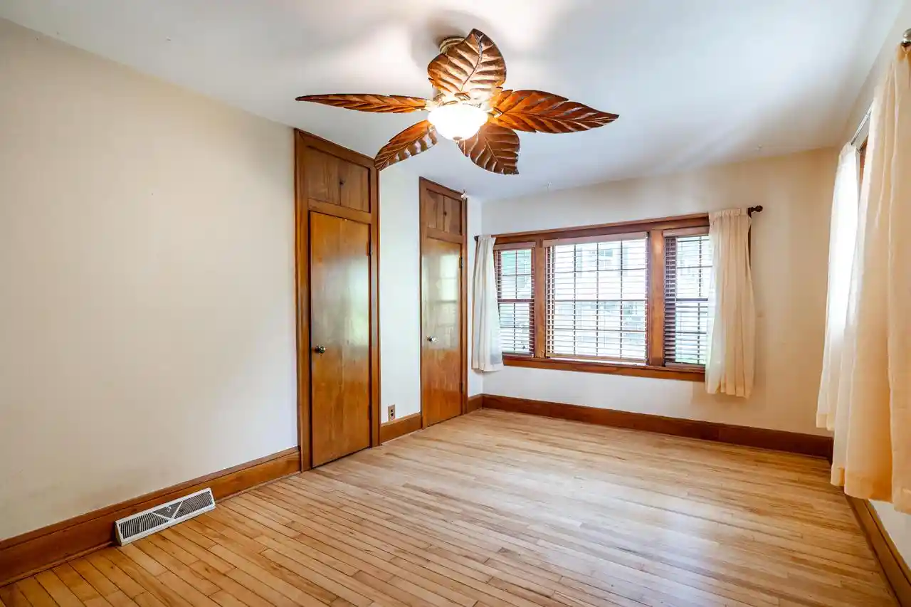 Homes for sale in Wauwatosa, WI | 6835 Auburn Avenue Avenue, Wauwatosa, WI 53213 | MLS# 1970311