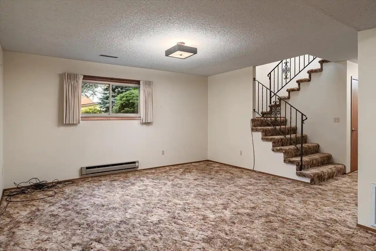 2nd image of 705 14th Street S Street S, La Crescent, MN 55947 | MLS# 1970315