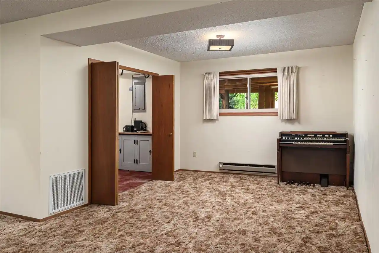 3rd image of 705 14Th Street S Street S, La Crescent, MN 55947 | MLS# 1970315