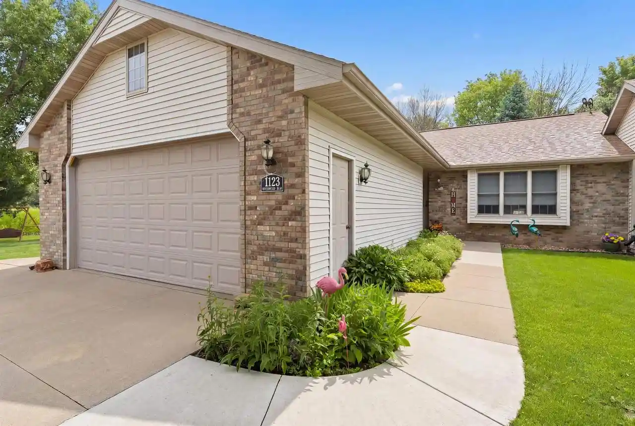 Homes for sale in Menasha, WI | 1123 Stillmeadow Lane Lane, Menasha, WI 54952 | MLS# 50328609