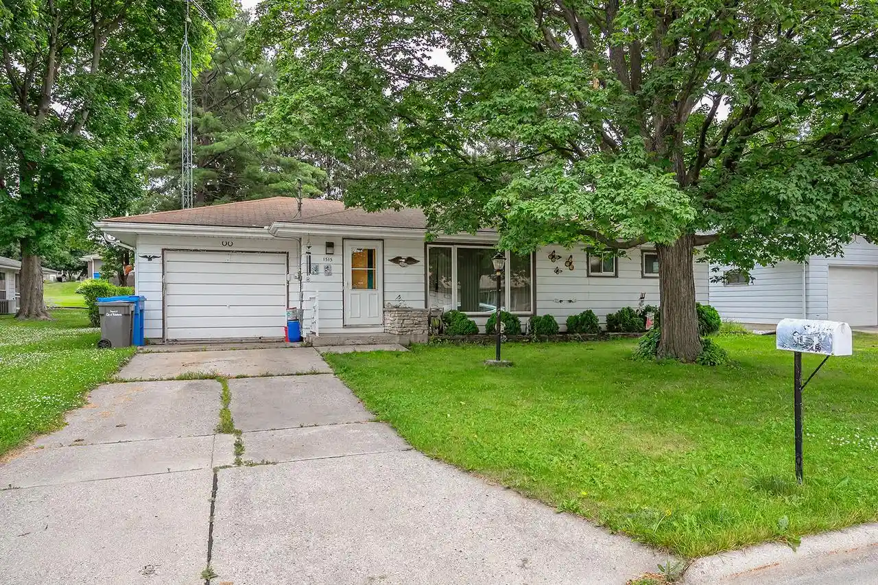 1st image of 1515 Sandy Lane Lane, Watertown, WI 53098 | MLS# 1970325