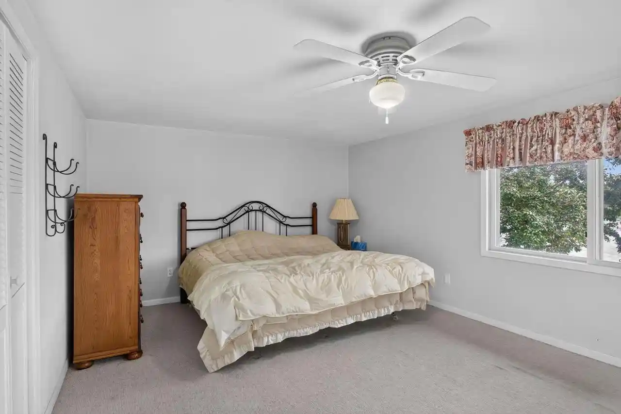 3rd image of 530 E Park Dr Dr, Peshtigo, WI 54157 | MLS# 50328608