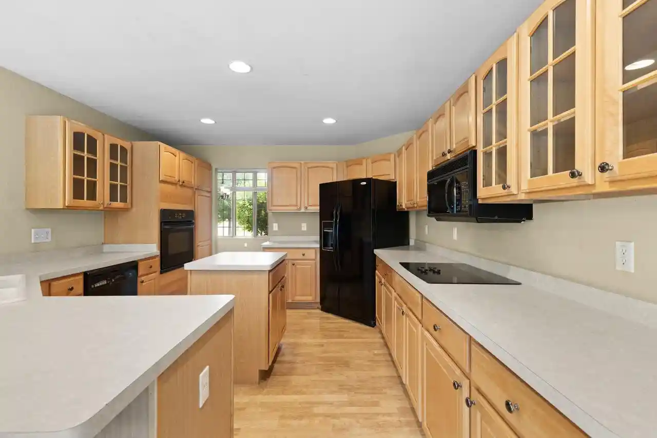 4th image of W260N2961 Steeplechase Dr Dr, Pewaukee, WI 53072 | MLS# 1970343