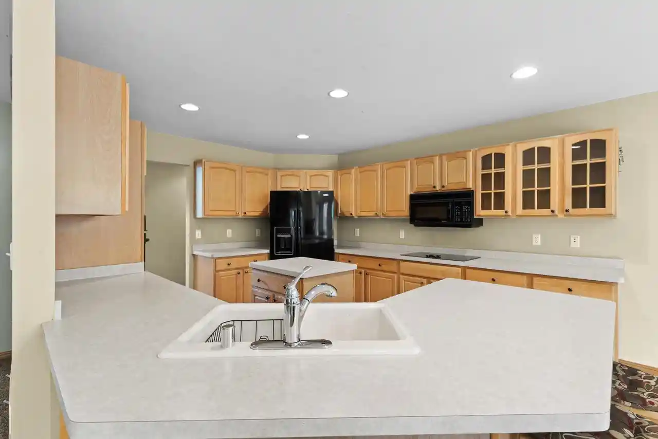 5th image of W260N2961 Steeplechase Dr Dr, Pewaukee, WI 53072 | MLS# 1970343
