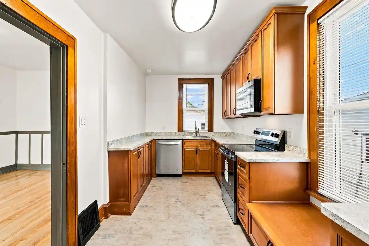 Homes for sale in South Milwaukee, WI | 905 Manitoba Avenue Avenue, South Milwaukee, WI 53172 | MLS# 1970356