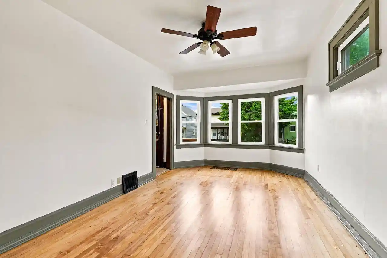 Homes for sale in South Milwaukee, WI | 905 Manitoba Avenue Avenue, South Milwaukee, WI 53172 | MLS# 1970356