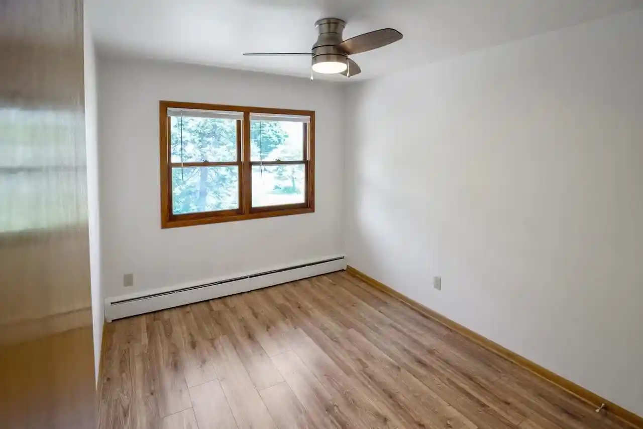 4th image of 701 Pinecrest Dr Dr, Madison, WI 53714 | MLS# 2027442