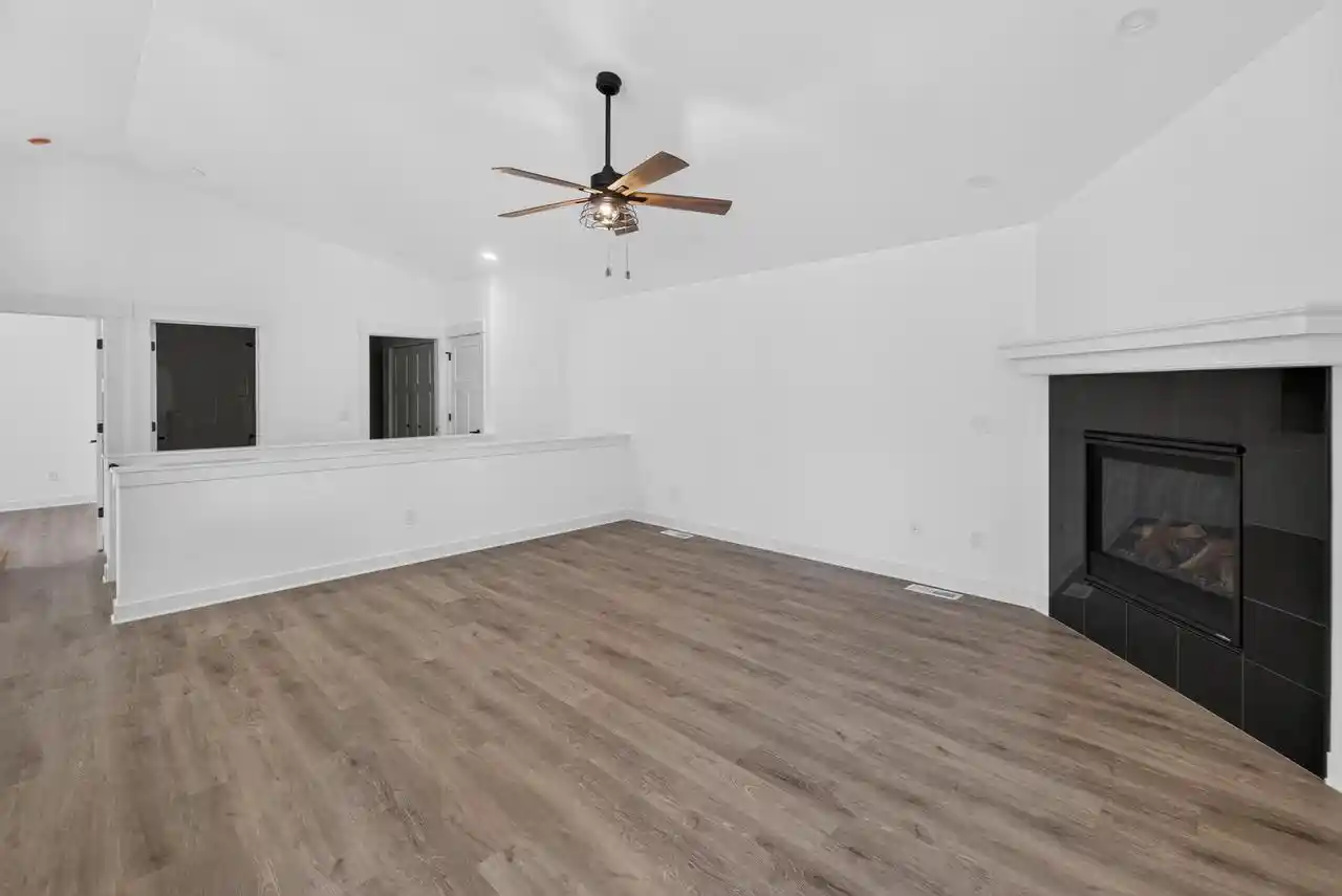 2nd image of W206n16178 Stonebrook Dr Dr, Jackson, WI 53037 | MLS# 1970383