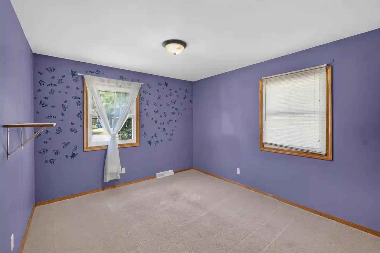 Homes for sale in Fredonia, WI | 240 Meadowbrook Dr Dr, Fredonia, WI 53021 | MLS# 1970392