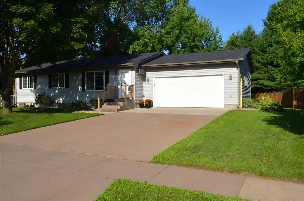 1st image of 1504 Winchester Way Way, Altoona, WI 54720 | MLS# 1602889