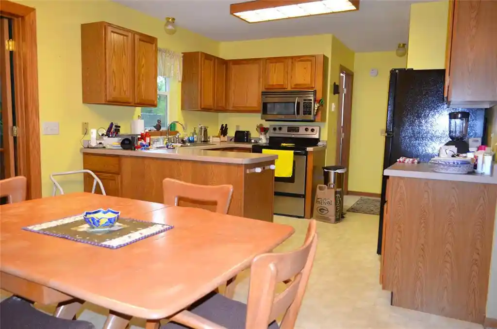 3rd image of 1504 Winchester Way Way, Altoona, WI 54720 | MLS# 1602889