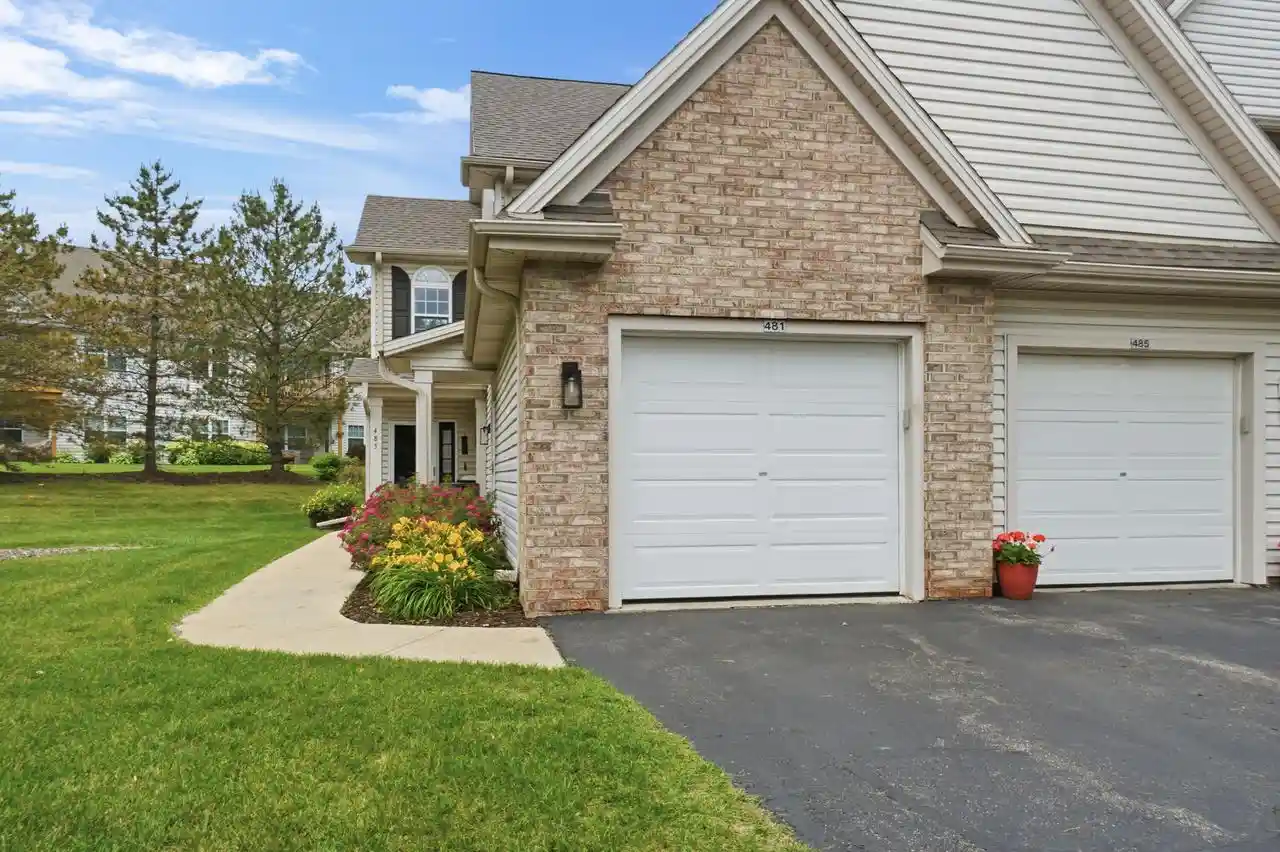 Homes for sale in Slinger, WI | 481 Cedar Court Court, Slinger, WI 53086 | MLS# 1970398
