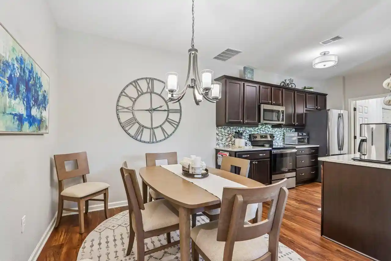 3rd image of N17W26495 Meadowgrass Circle Circle #E, Pewaukee, WI 53072 | MLS# 1970403