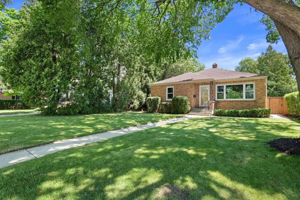 Homes for sale in South Milwaukee, WI | 205 N Chicago Avenue Avenue, South Milwaukee, WI 53172 | MLS# 1970405