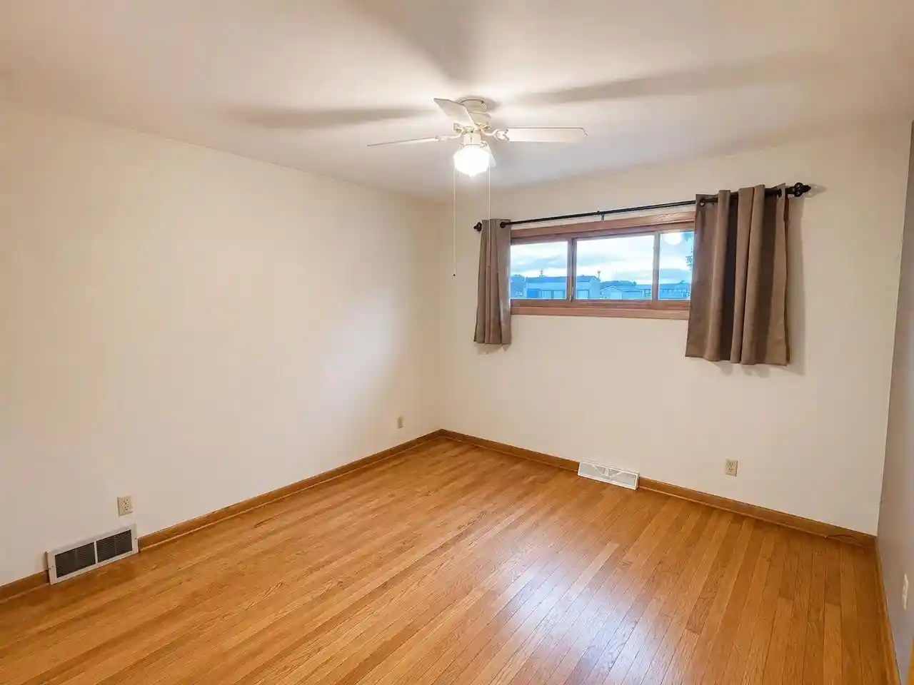 Homes for sale in Prairie Du Chien, WI | 220 N Ohio Street Street, Prairie Du Chien, WI 53821 | MLS# 2027463