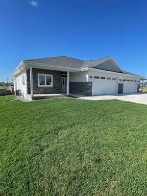 1st image of 825 827 Vineyard Court Court, Cambridge, WI 53523 | MLS# 2027464