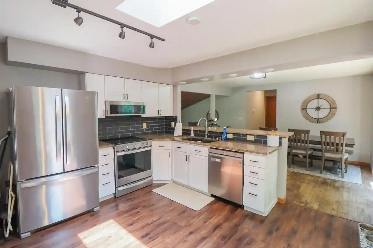Photo 3 of Single family home for sale at 5371 Horseshoe Pl W Pl W, La Crosse, WI 54601 | MLS# 1970408 | Listing updated on 2026-09-03