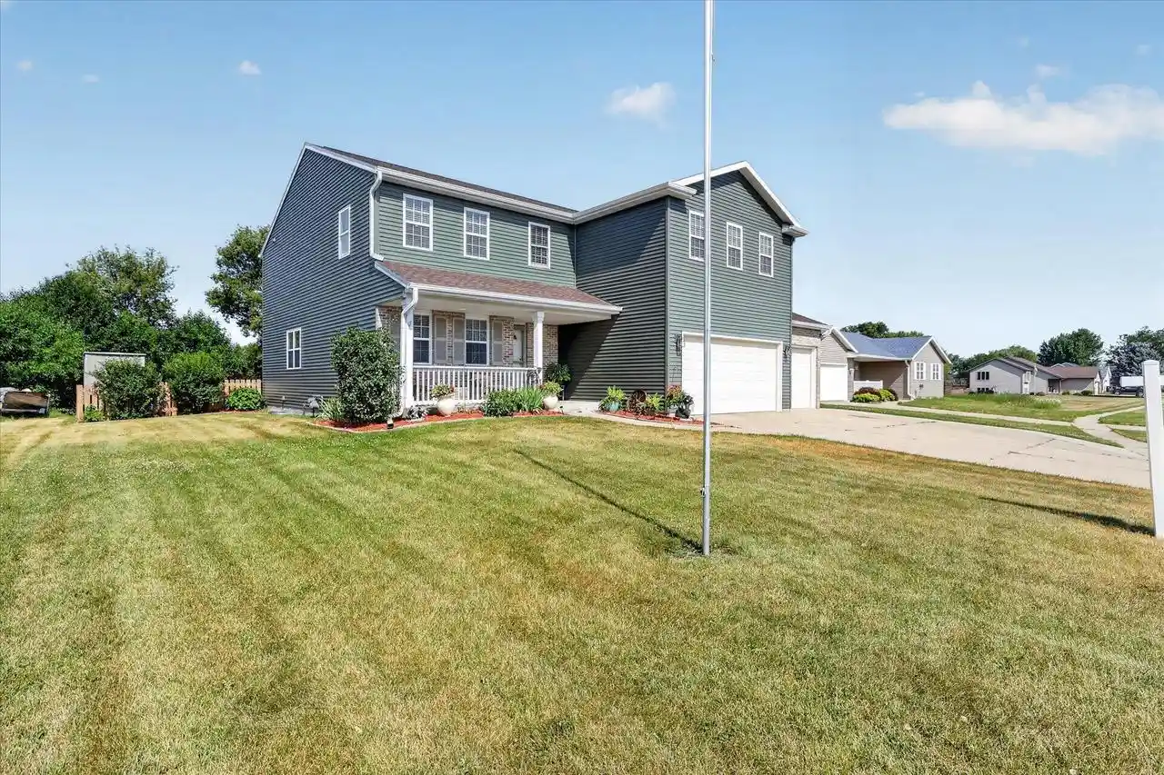 1st image of 613 S 6th Street Street, Evansville, WI 53536 | MLS# 2027467