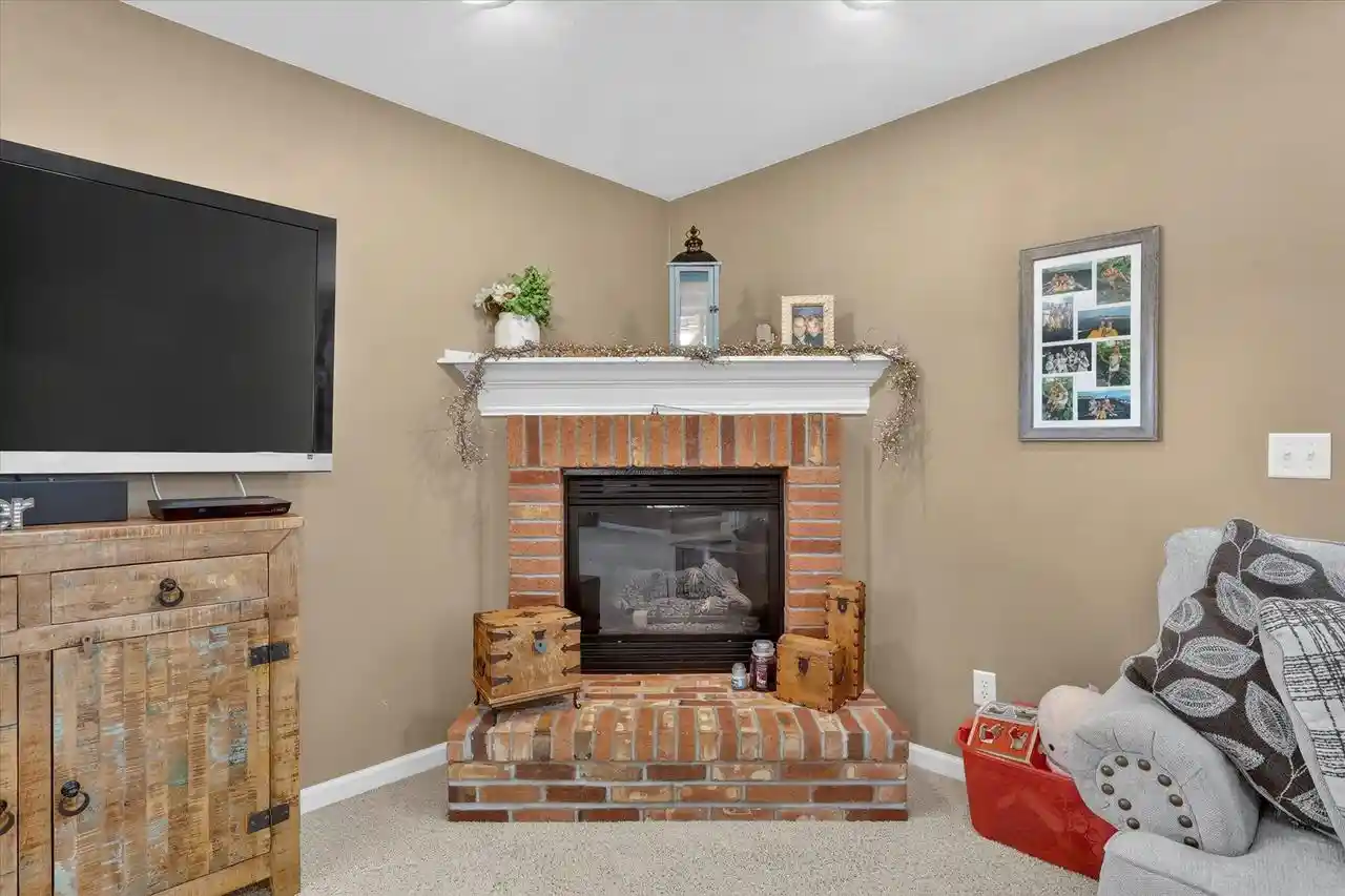 Photo 3 of Single family home for sale at 613 S 6th Street Street, Evansville, WI 53536 | MLS# 2027467 | Listing updated on 2026-09-22