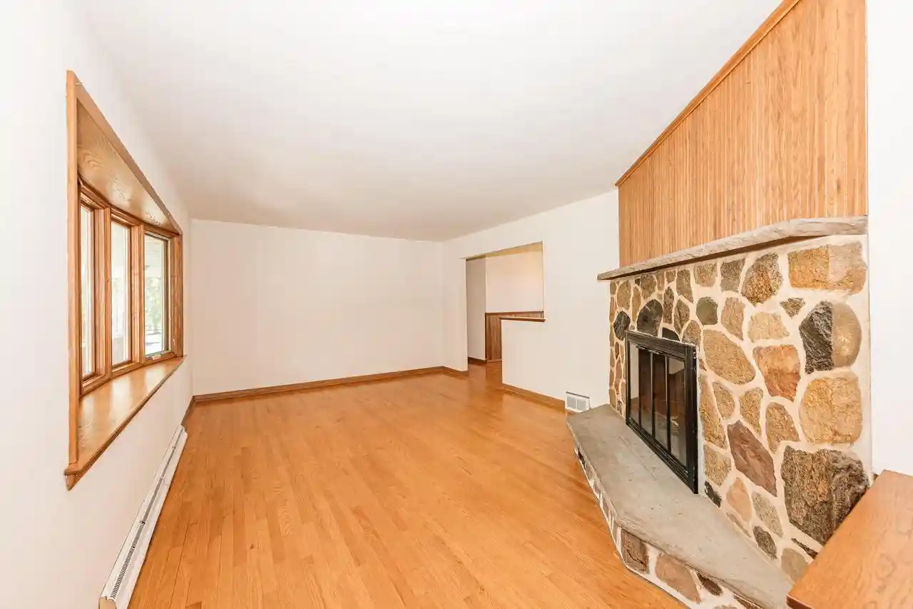 Homes for sale in New Berlin, WI | 21670 W Glengarry Road Road, New Berlin, WI 53146 | MLS# 1970412
