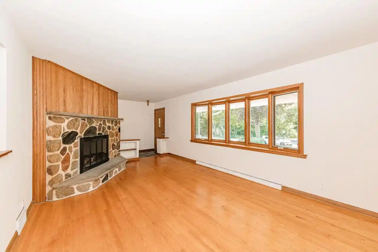 Homes for sale in New Berlin, WI | 21670 W Glengarry Road Road, New Berlin, WI 53146 | MLS# 1970412