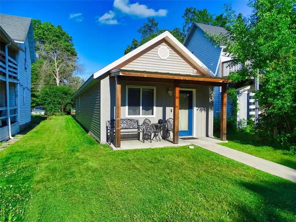 1st image of 515 Putnam Street Street, Eau Claire, WI 54703 | MLS# 1602933