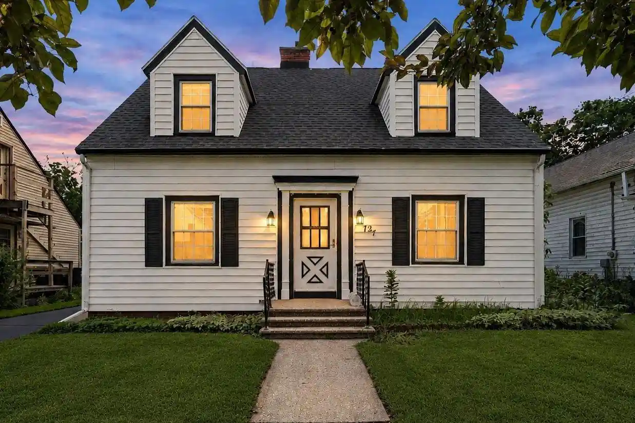 Homes for sale in Beloit, WI | 727 Mckinley Avenue Avenue, Beloit, WI 53511 | MLS# 2027471